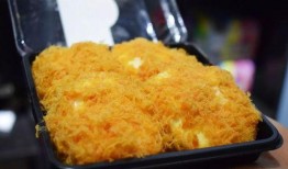 肉松蛋糕爆料视频播放,揭秘网红美食制作过程